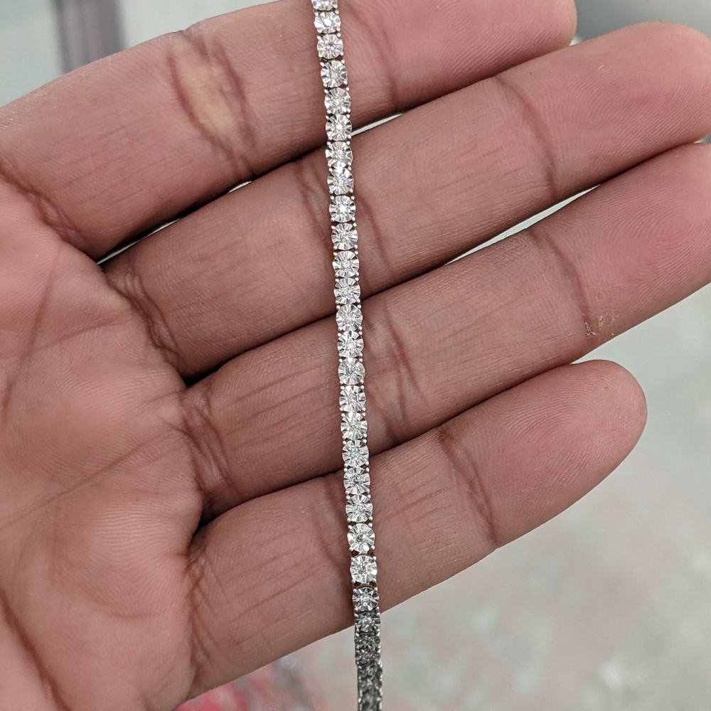 Real Diamond 10kt Gold Fanuc Style tennis bracelet 8.5 inch